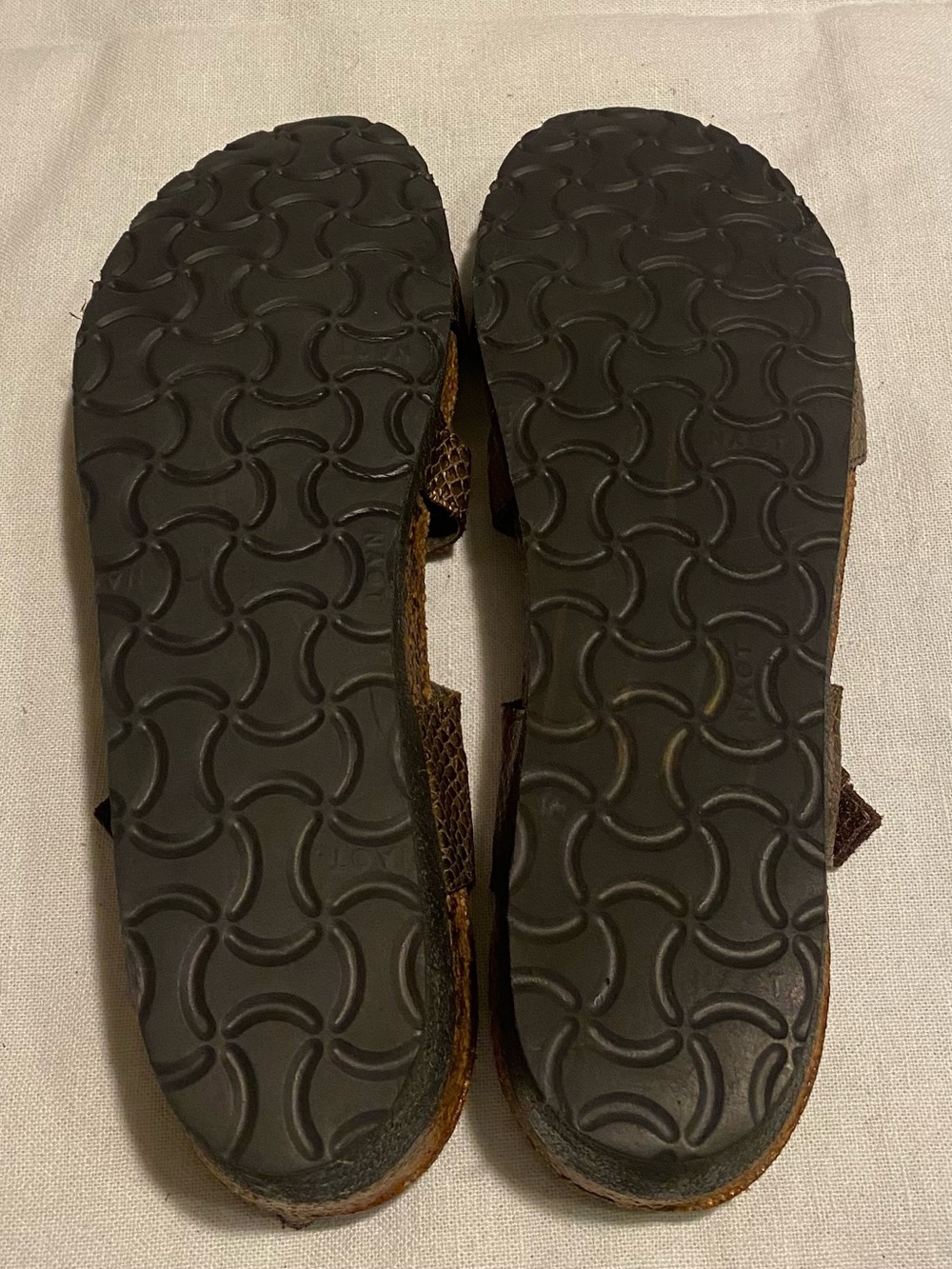 Naot Pamela Metallic Bronze Sandals - Picture 6 of 7